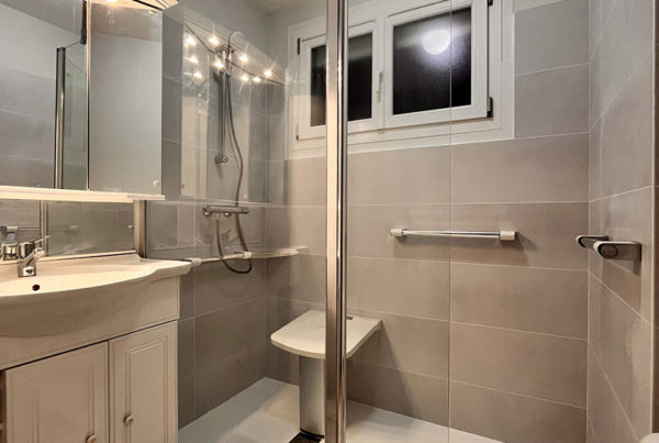 SAVIGNY-LES-BEAUNES - Transformation de baignoire en douche
