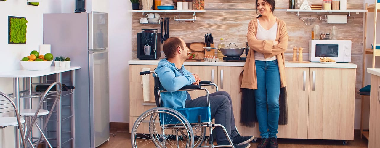 Quelle est la hauteur du plan de travail d’un logement accessible PMR ?